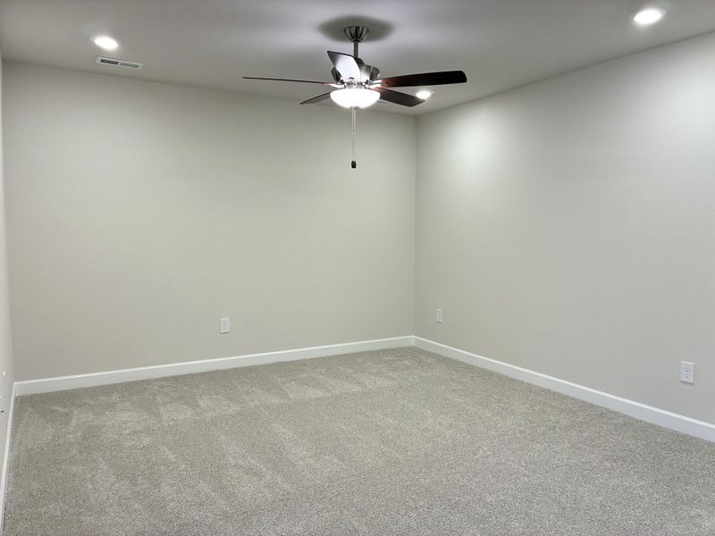 Spacious, unfurnished interior of a new home in Miller Park, Greenville (Image 13).
