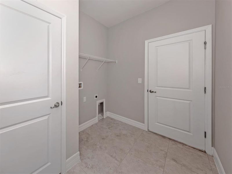 Spacious, unfurnished interior of a new home in , North Port (Image 21).