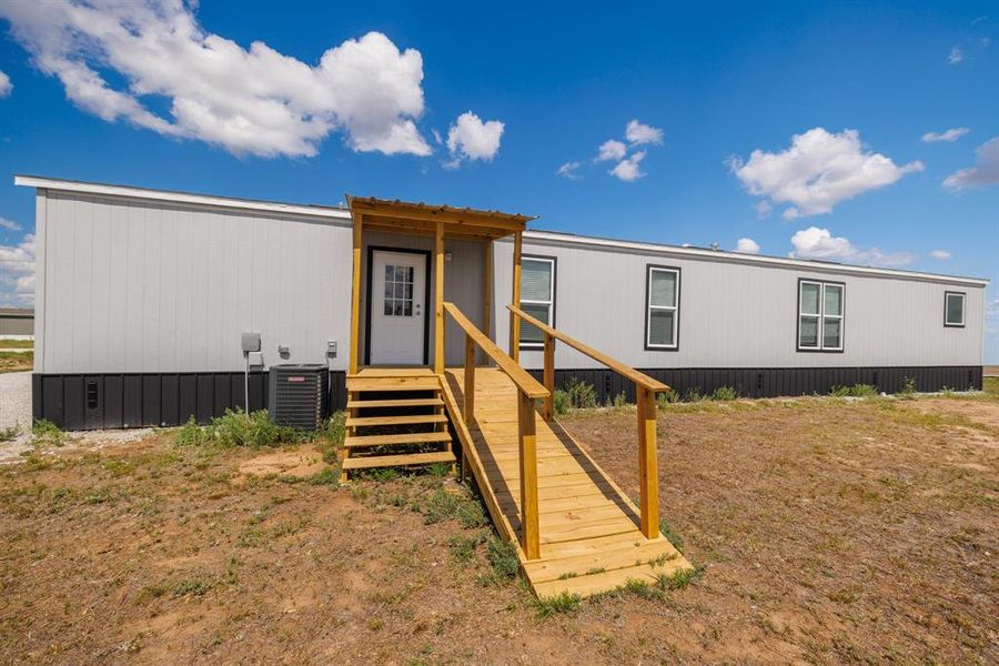 Exterior details and patio area of a home in , Hawley (Image 20).