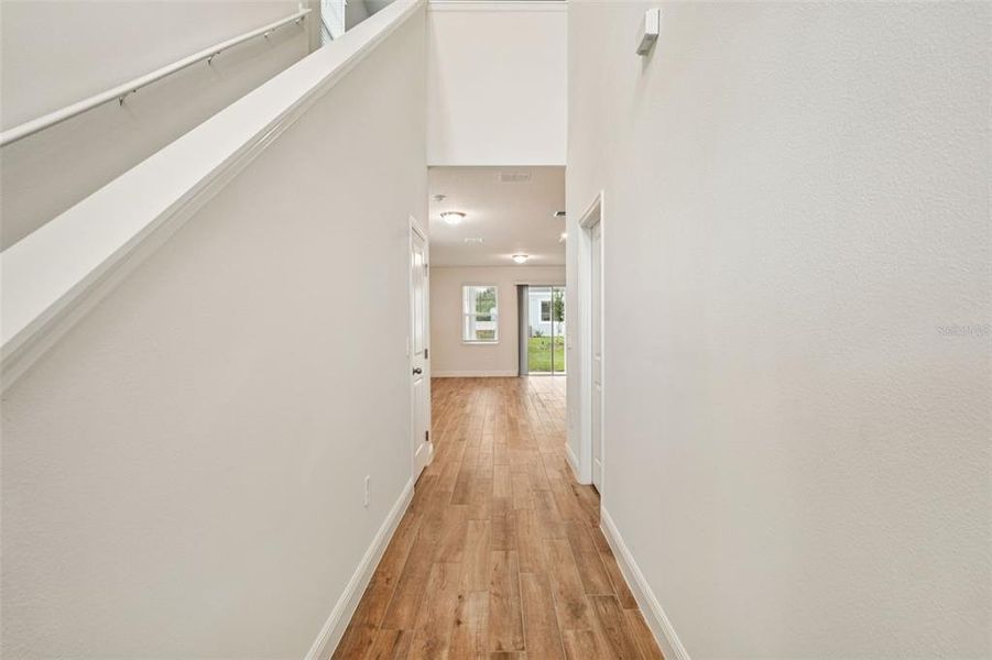 Spacious, unfurnished interior of a new home in Cyrene at Minneola, Minneola (Image 8).