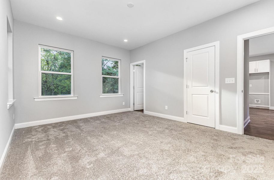 Spacious, unfurnished interior of a new home in , Gastonia (Image 14).