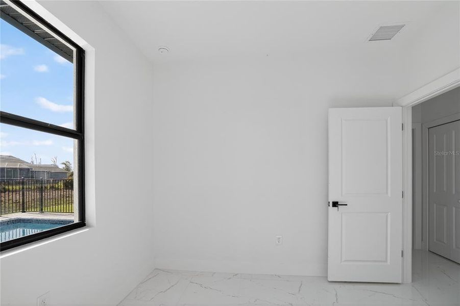 Spacious, unfurnished interior of a new home in , Rotonda West (Image 39).
