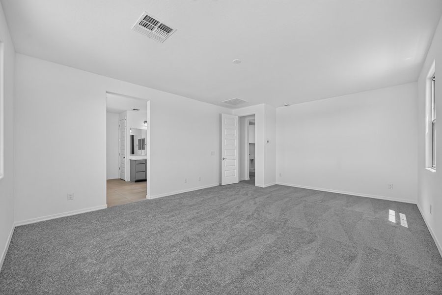 Spacious, unfurnished interior of a new home in Hawes Crossing, Mesa (Image 23).