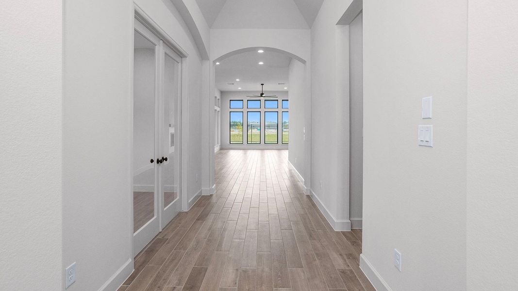Spacious, unfurnished interior of a new home in Artavia, Conroe (Image 19). Spacious, unfurnished interior of a new home in Artavia, Conroe (Image 19).