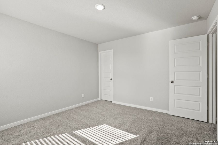 Spacious, unfurnished interior of a new home in Swenson Heights, Seguin (Image 16).