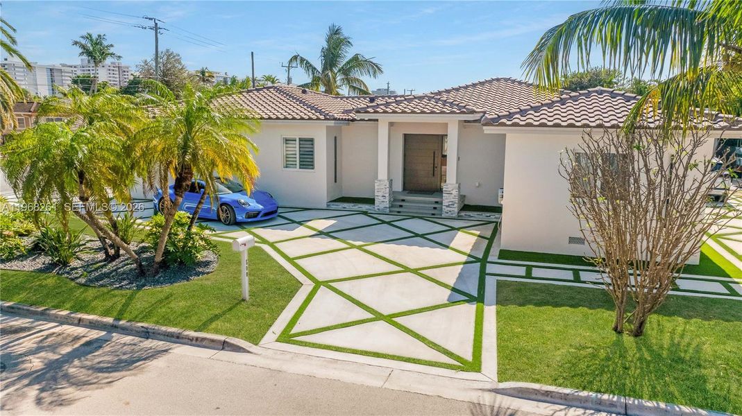 Exterior details and patio area of a home in , Surfside (Image 23).