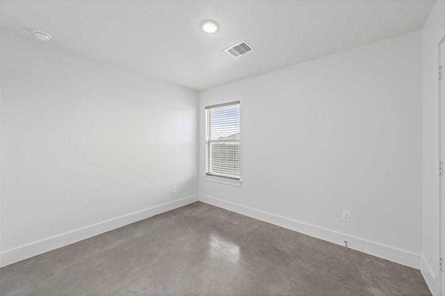 Spacious, unfurnished interior of a new home in , Troy (Image 24).