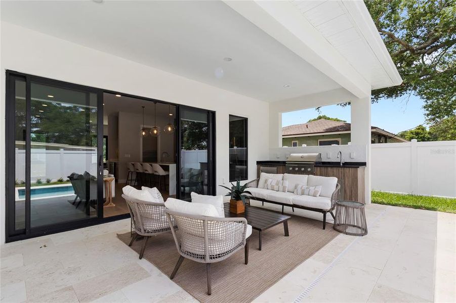 Exterior details and patio area of a home in , Orlando (Image 34).