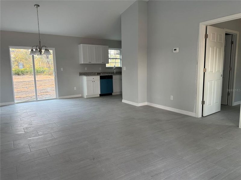 Spacious, unfurnished interior of a new home in , Ocklawaha (Image 4).