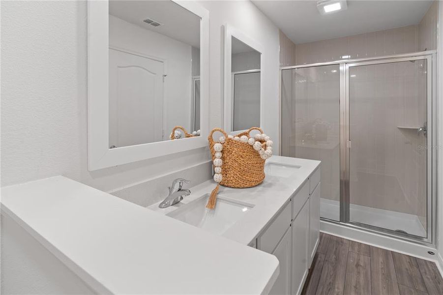 Furnished interior view inside a new home in , Kissimmee (Image 7).