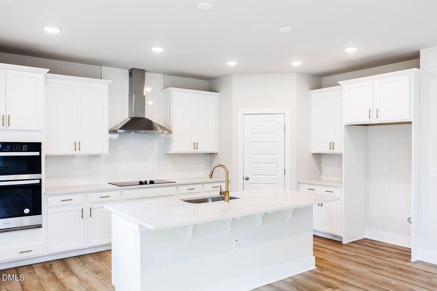 RDU_BeverlyPlace_Lot126_Redwood_QMI_Kitc