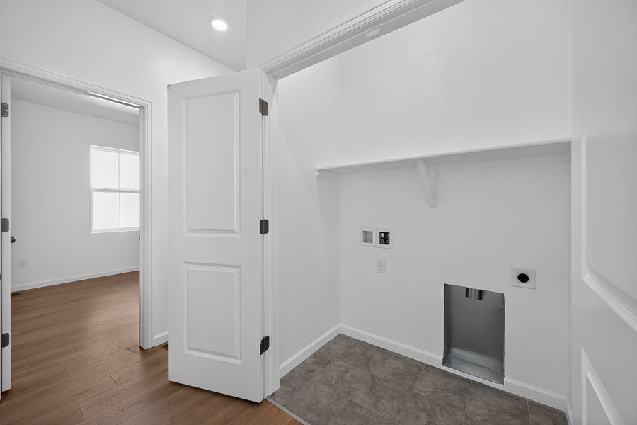 Spacious, unfurnished interior of a new home in Trailstone, Arvada (Image 26). Spacious, unfurnished interior of a new home in Trailstone, Arvada (Image 26).