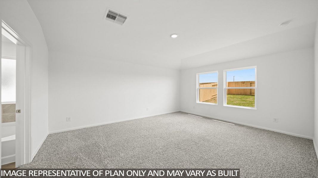 Representative unfurnished interior of a home built from the Glendale by D.R. Horton in Chapel Lakes, Montgomery (Image 19).