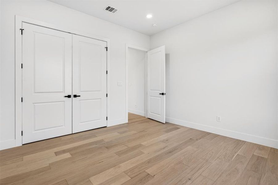 Spacious, unfurnished interior of a new home in , Dallas (Image 28).