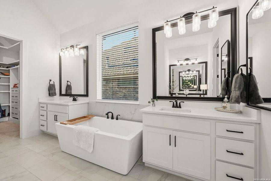 Furnished interior view inside a new home in La Cima, San Marcos (Image 34).