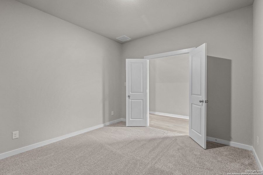 Spacious, unfurnished interior of a new home in Garden Grove, Schertz (Image 22).