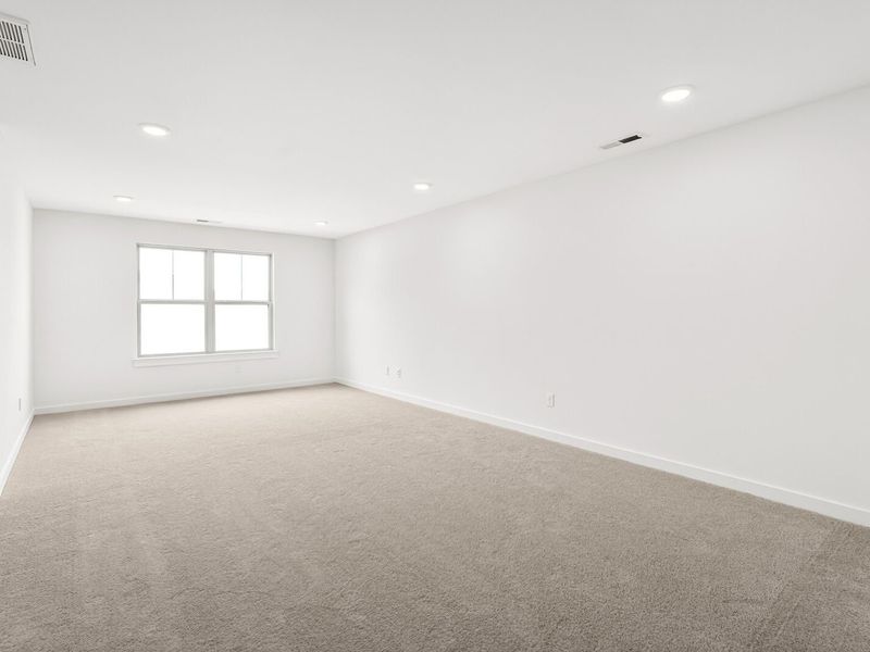 Spacious, unfurnished interior of a new home in Woods Crossing, Gallatin (Image 60).