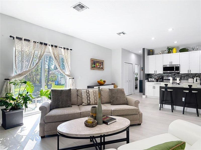 Furnished interior view inside a new home in , Deland (Image 31).