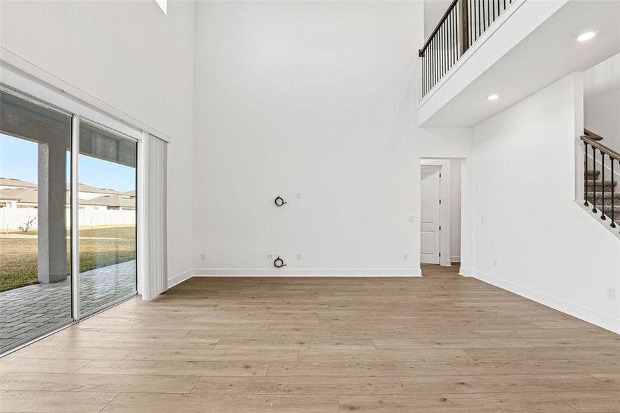 Spacious, unfurnished interior of a new home in Vida's Way, Wesley Chapel (Image 22).
