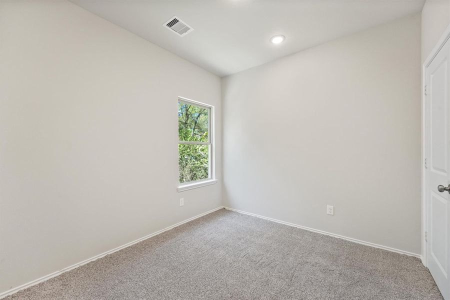 Spacious, unfurnished interior of a new home in , Willis (Image 20).