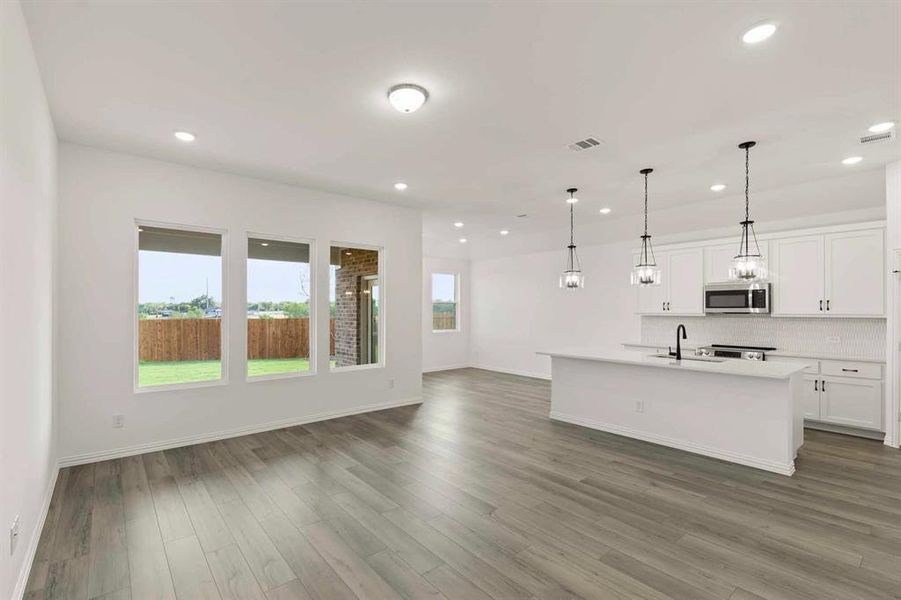 Spacious, unfurnished interior of a new home in Monticello Park, Princeton (Image 17).