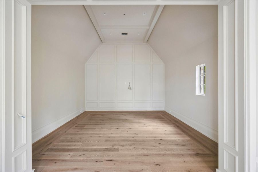 Spacious, unfurnished interior of a new home in , Houston (Image 19).