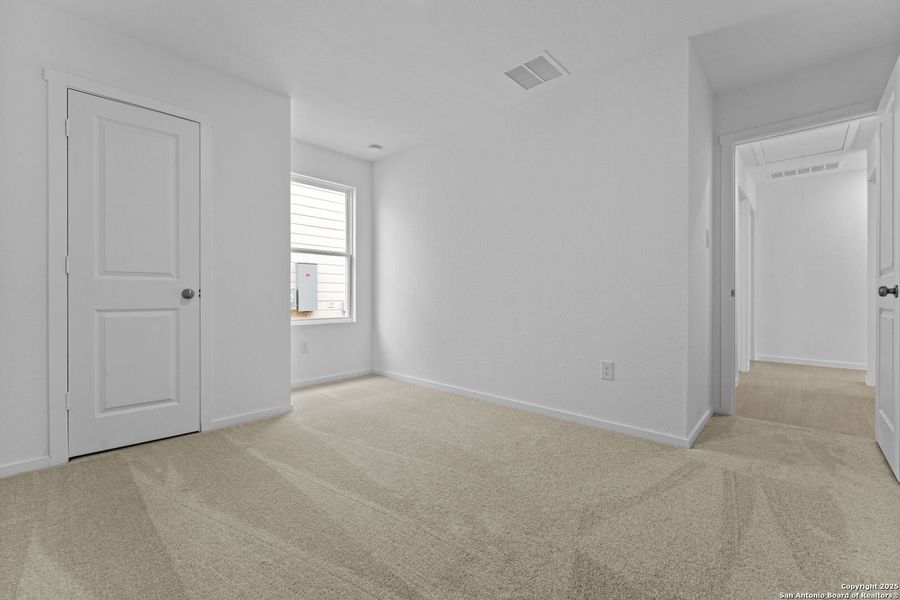 Spacious, unfurnished interior of a new home in Torian Village: Belmar Collection, San Antonio (Image 11).