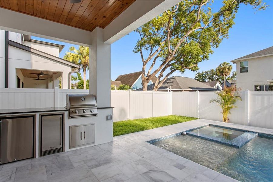 Exterior details and patio area of a home in , Tampa (Image 4).