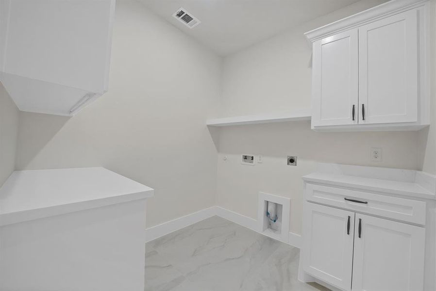 Spacious, unfurnished interior of a new home in , Decatur (Image 24).