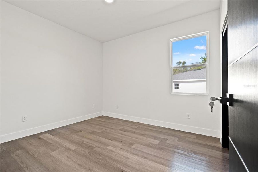 Spacious, unfurnished interior of a new home in , Dunnellon (Image 26).