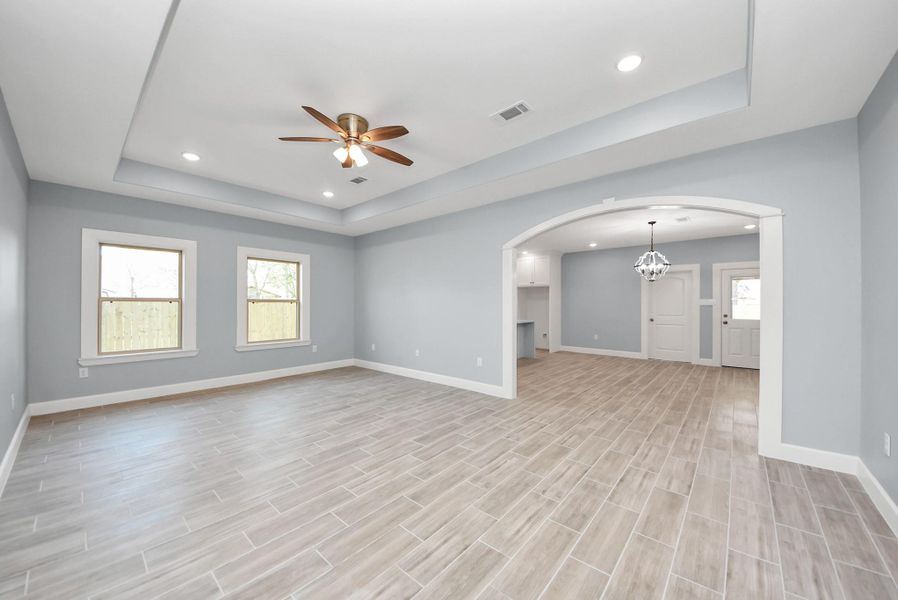Spacious, unfurnished interior of a new home in , Houston (Image 27).