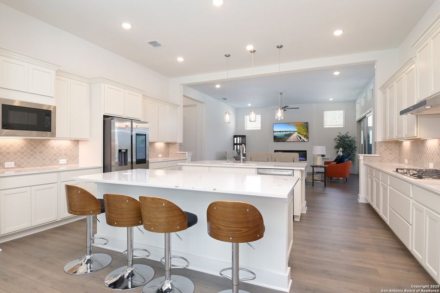 Furnished interior view inside a new home in Mesa Western, Cibolo (Image 6).