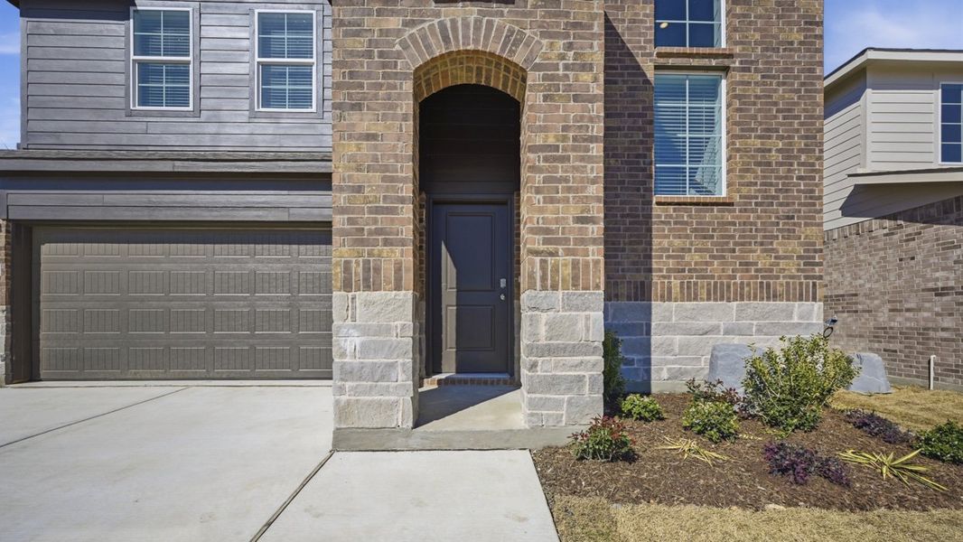 Representative exterior details of a home built from the Kirby by D.R. Horton in Sweetwater Springs, Sherman (Image 3).