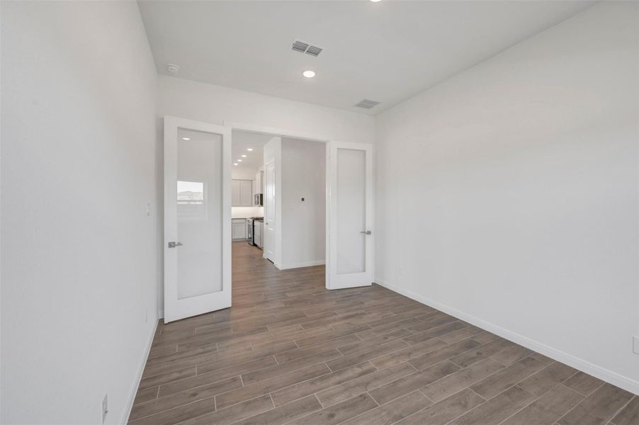 Spacious, unfurnished interior of a new home in Legacy - Retreat Collection, League City (Image 21).