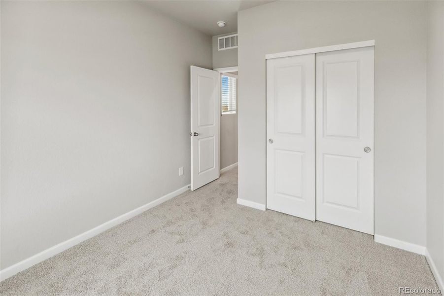 Spacious, unfurnished interior of a new home in Cottonwood Greens, Fort Lupton (Image 19).