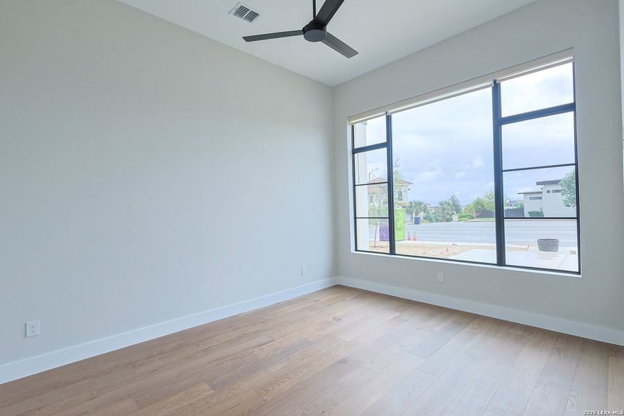 Spacious, unfurnished interior of a new home in , San Antonio (Image 34).