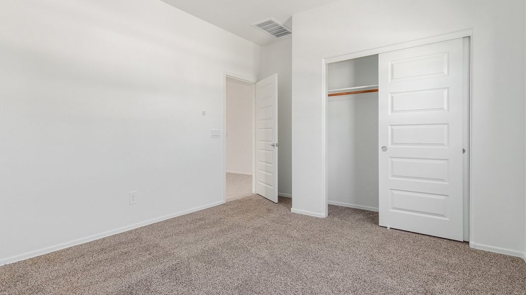 Spacious, unfurnished interior of a new home in Sycamore Vista, Vail (Image 20).