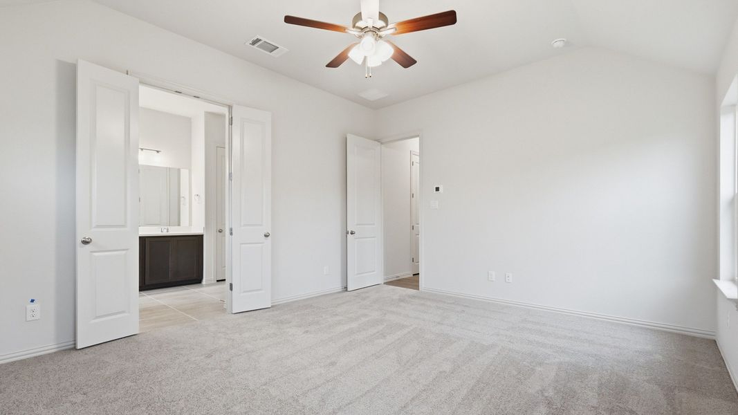 Furnished interior view inside a new home in Thompson Farms, Van Alstyne (Image 32). Furnished interior view inside a new home in Thompson Farms, Van Alstyne (Image 32).