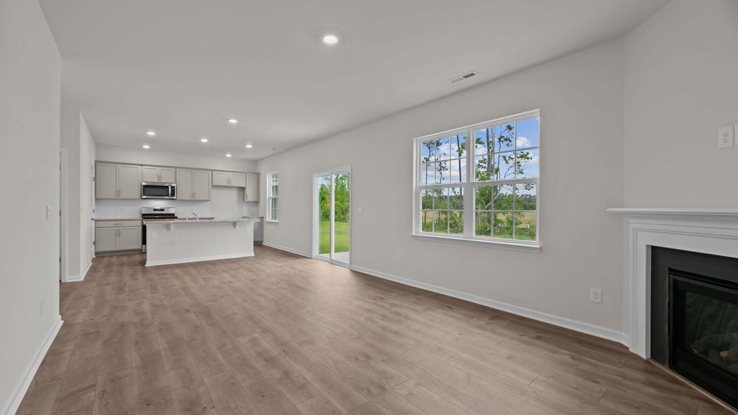Spacious, unfurnished interior of a new home in West New Bern, New Bern (Image 20).