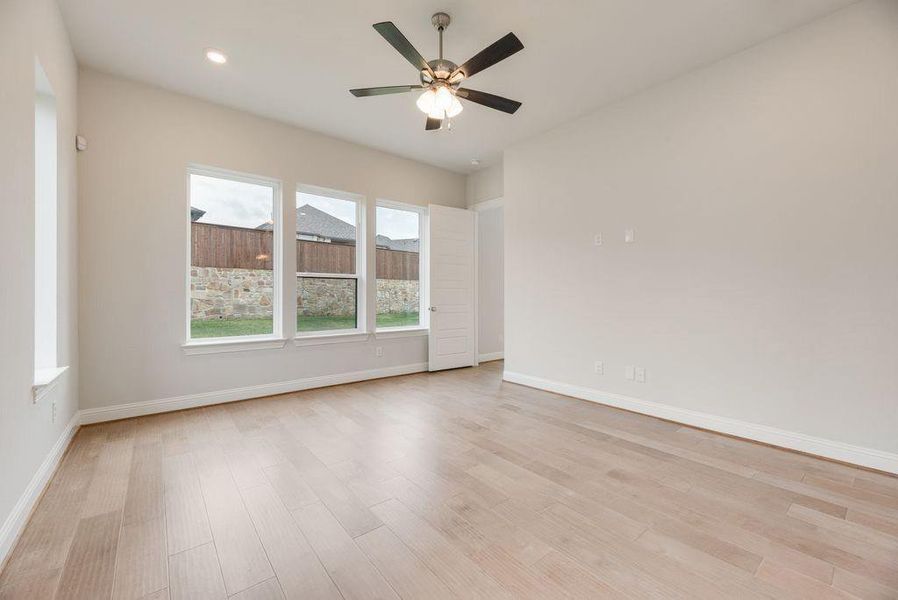 Spacious, unfurnished interior of a new home in Monterra, Fate (Image 20).