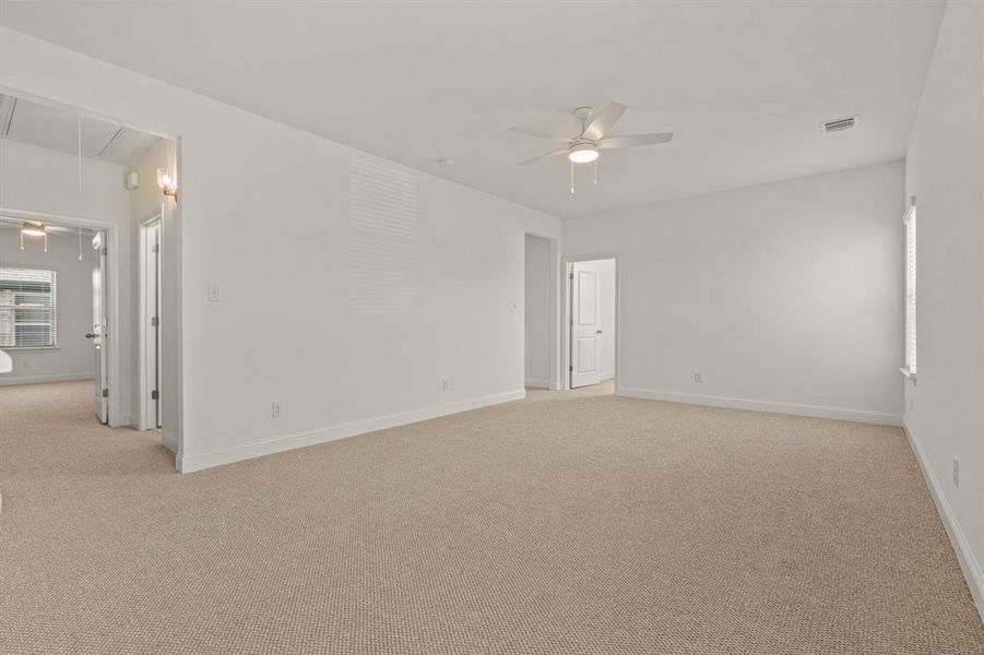 Spacious, unfurnished interior of a new home in The Bluffs at Parks of Aledo, Aledo (Image 15).