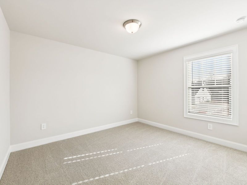 Spacious, unfurnished interior of a new home in River Pointe, Monroe (Image 17).
