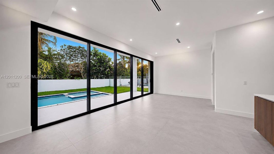 Spacious, unfurnished interior of a new home in , Miami Lakes (Image 67).