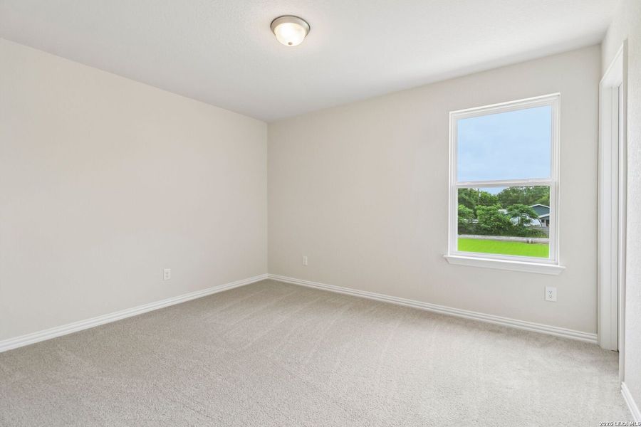 Spacious, unfurnished interior of a new home in Casinas at Gruene, New Braunfels (Image 24).
