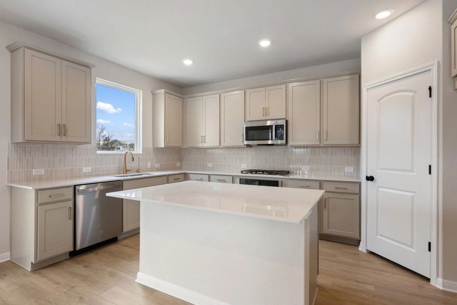 Furnished interior view inside a new home in Berry Creek Highlands, Georgetown (Image 8).