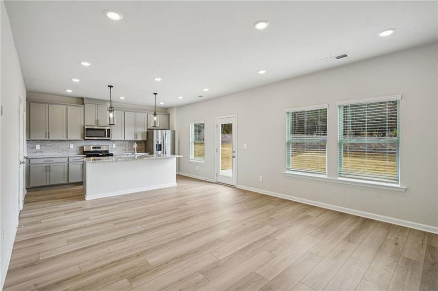 Spacious, unfurnished interior of a new home in Avalon - Reserve Series, Conyers (Image 16).