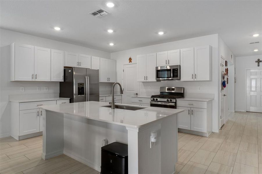 Furnished interior view inside a new home in , Land O' Lakes (Image 19).