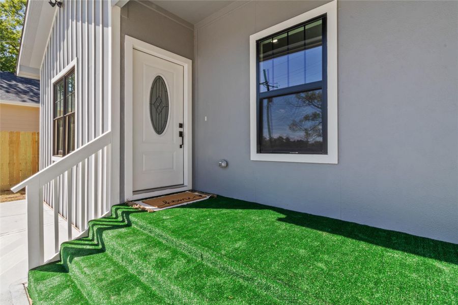 Entry/Front Porch Entry/Front Porch