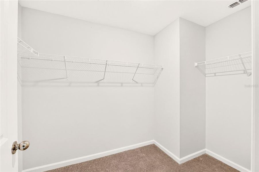 Spacious, unfurnished interior of a new home in , Alachua (Image 33).