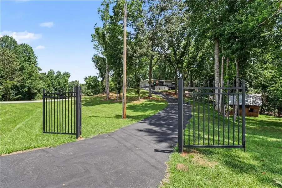 Community amenities in , Gainesville (Image 57). Community amenities in , Gainesville (Image 57).